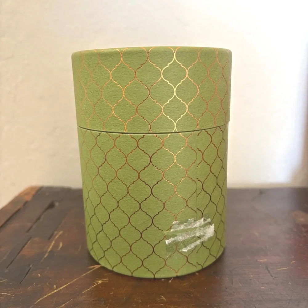 Archipelago Botanicals Villa Soy Candle 9 oz Warm Teak Oak Moss Crushed Vanilla